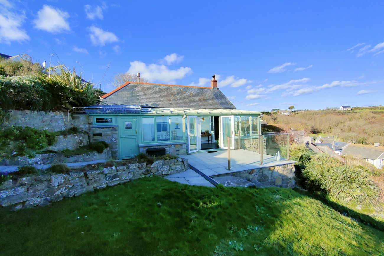 Cadgwith, Ruan Minor, TR12